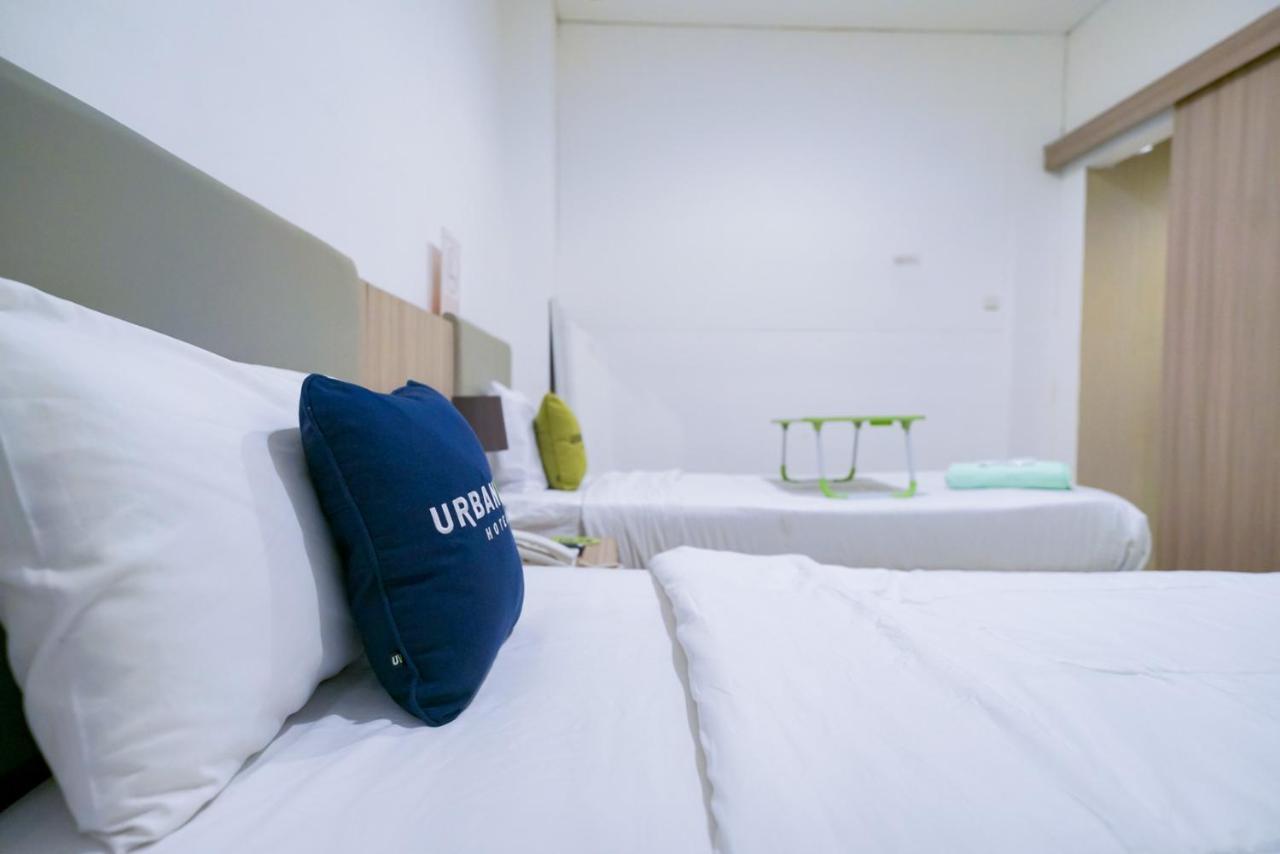 Urbanview Hotel Bes Mangga Besar By Reddoorz 雅加达 外观 照片