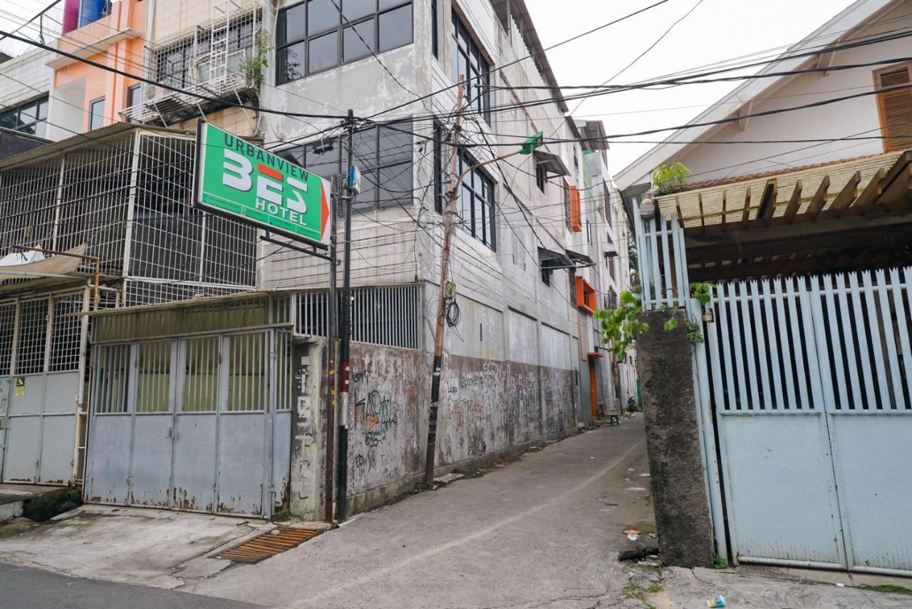 Urbanview Hotel Bes Mangga Besar By Reddoorz 雅加达 外观 照片